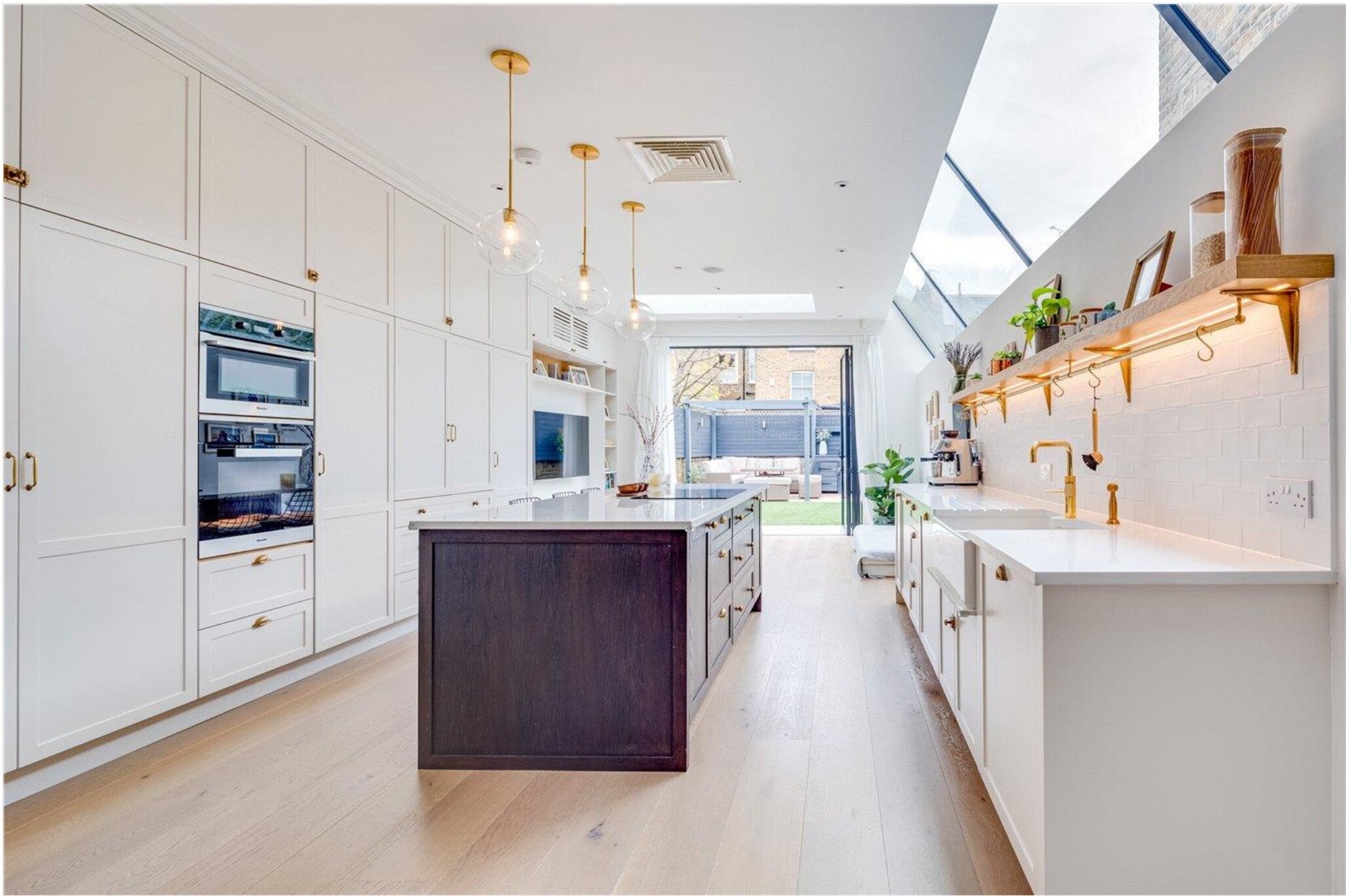 Bespoke kitchen with Quartz surfaces and central island